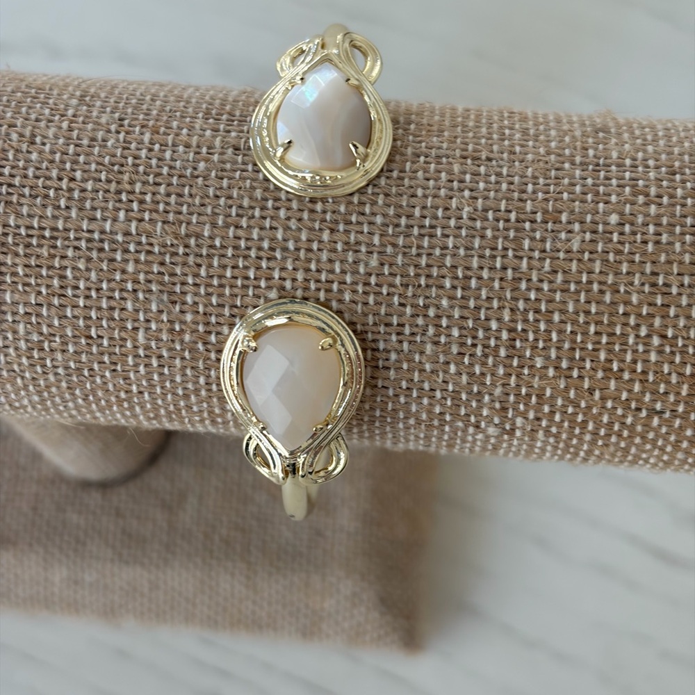 Kendra Scott Andy Pinch Bracelet - Picture 4 of 7